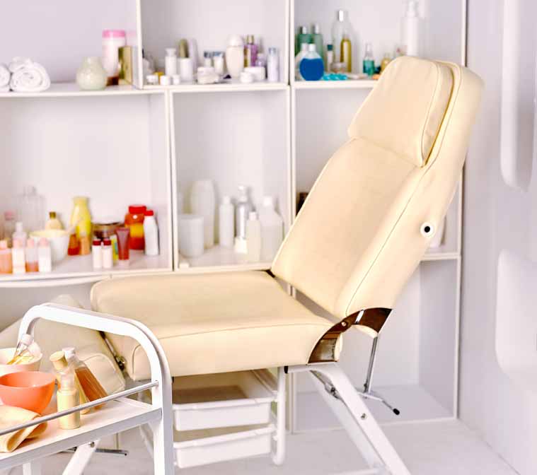 SModern-Dermatology-Room.jpgpecialty LED Lighting Solutions for Medical Aesthetics Modern-Dermatology-Room.jpg