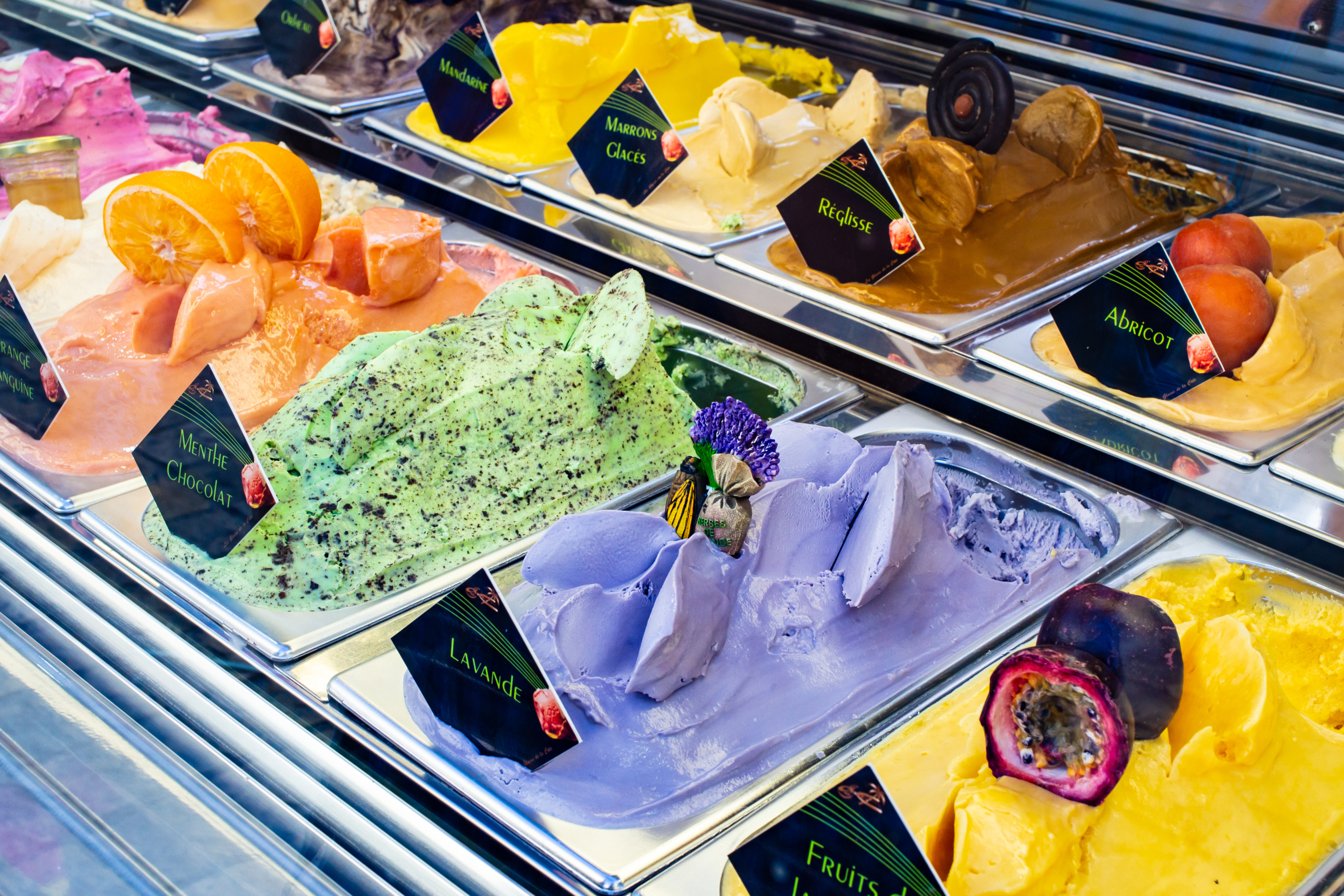 Commercial Ice Cream Display Lighting in Freezer Merchandisers