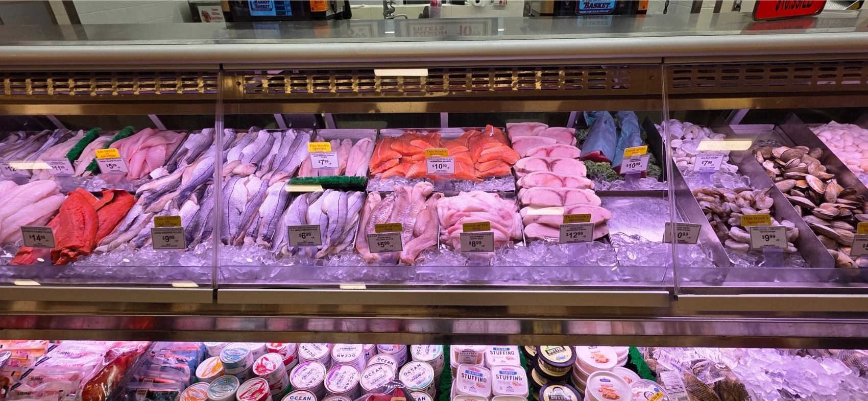 supermarket SEAFOOD display case