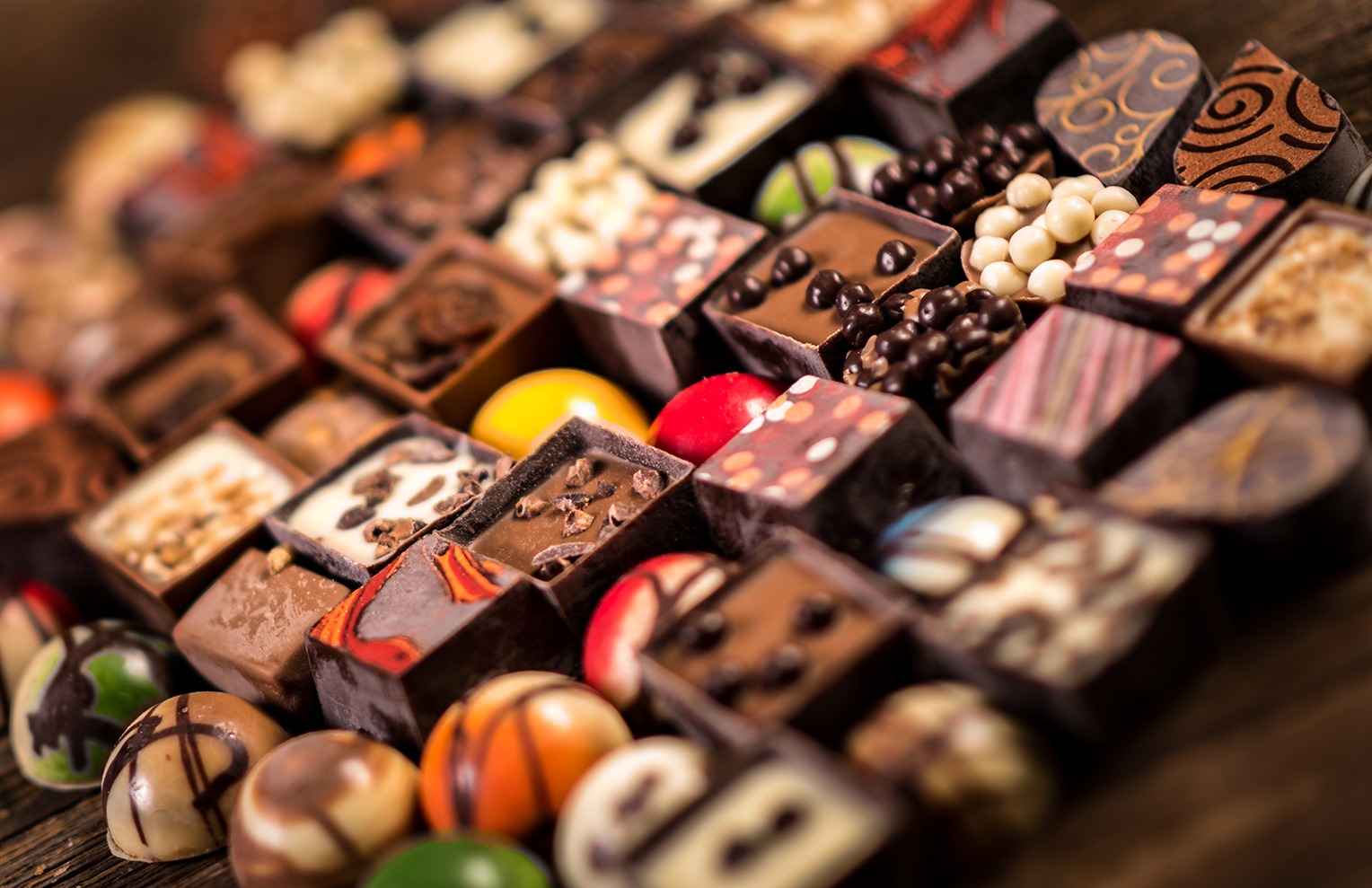 Specialty Lighting Solutions for Chocolate and Candy Displays Specialty Lighting Solutions for Chocolate and Candy Displays