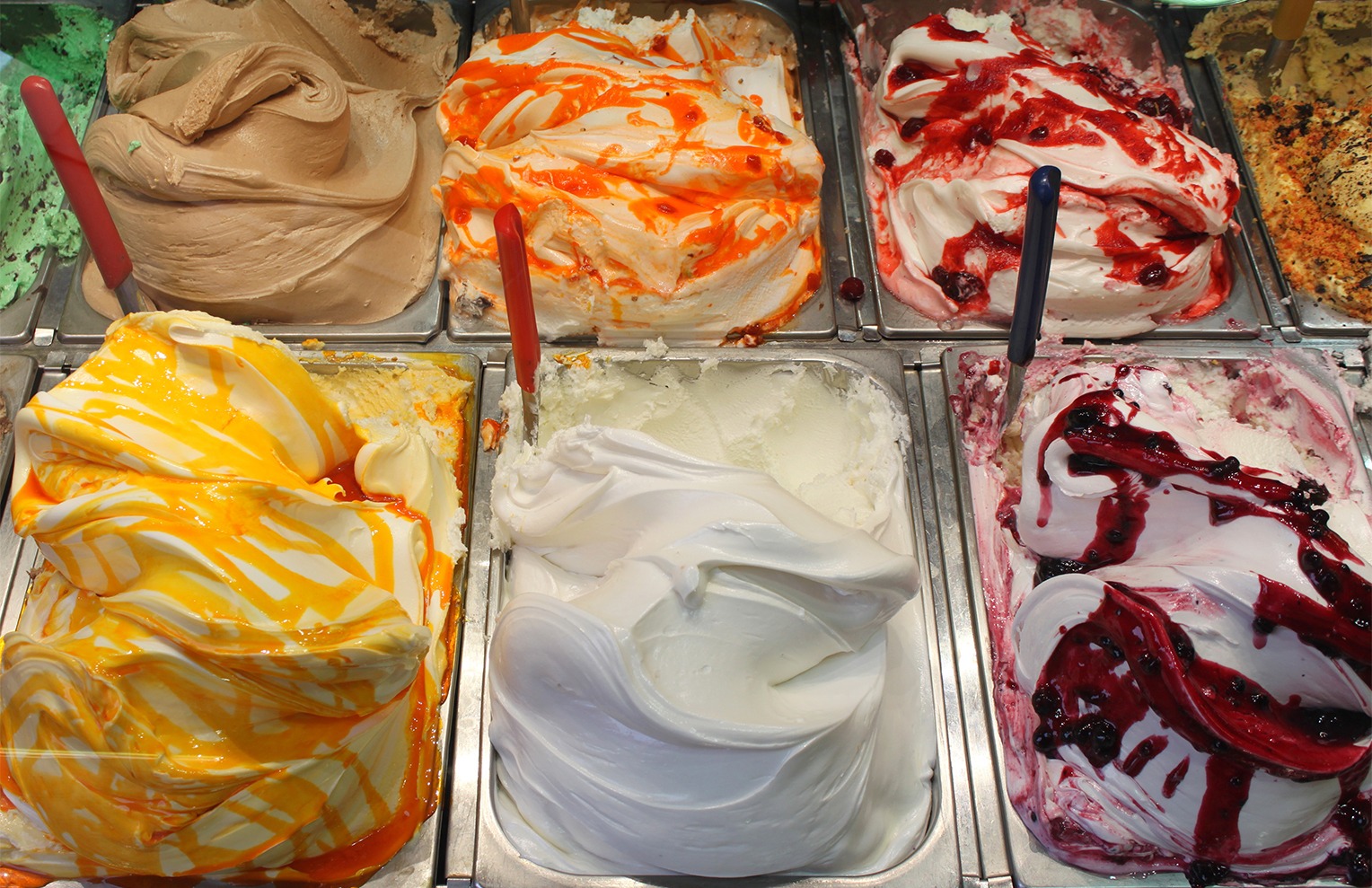 Commercial Ice Cream Display Lighting in Freezer Merchandisers Commercial Ice Cream Display Lighting in Freezer Merchandisers